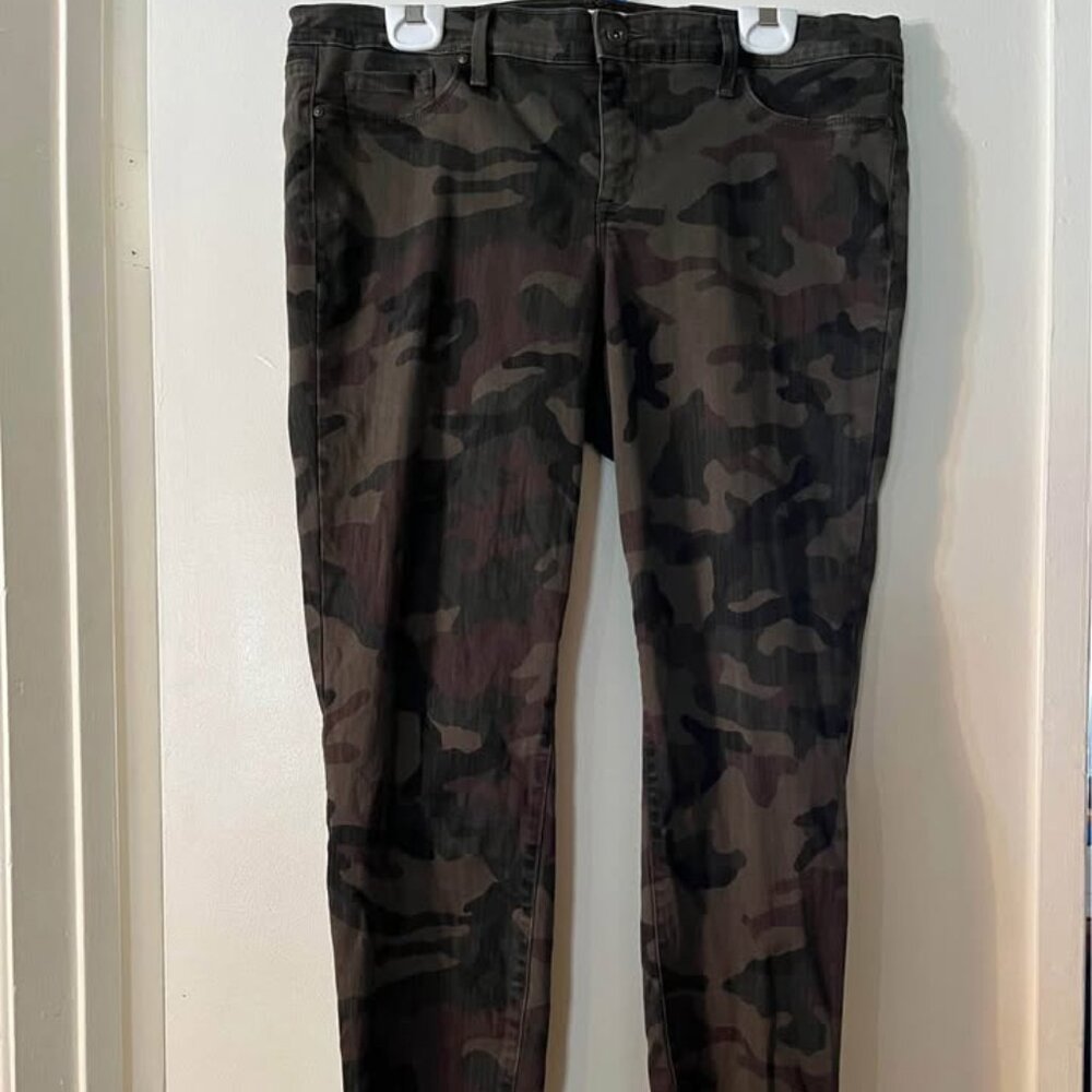 Jessica Simpson Camouflage Skinny Jeans, 32
